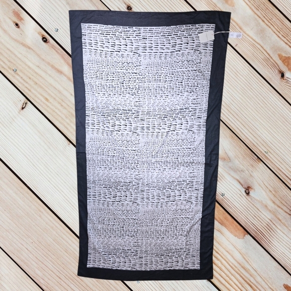 NWT LIESBESKIND SHAWL - Picture 1 of 6